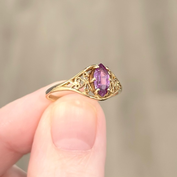 Vintage 10K Gold Lab Created Purple Sapphire Ring: Marquis Filigree Size 6.75 - Picture 5 of 12